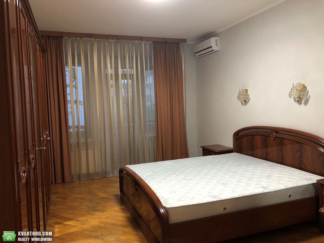 Rent out 3-room apartment. Киев,  Дмитриевская — photo 2
