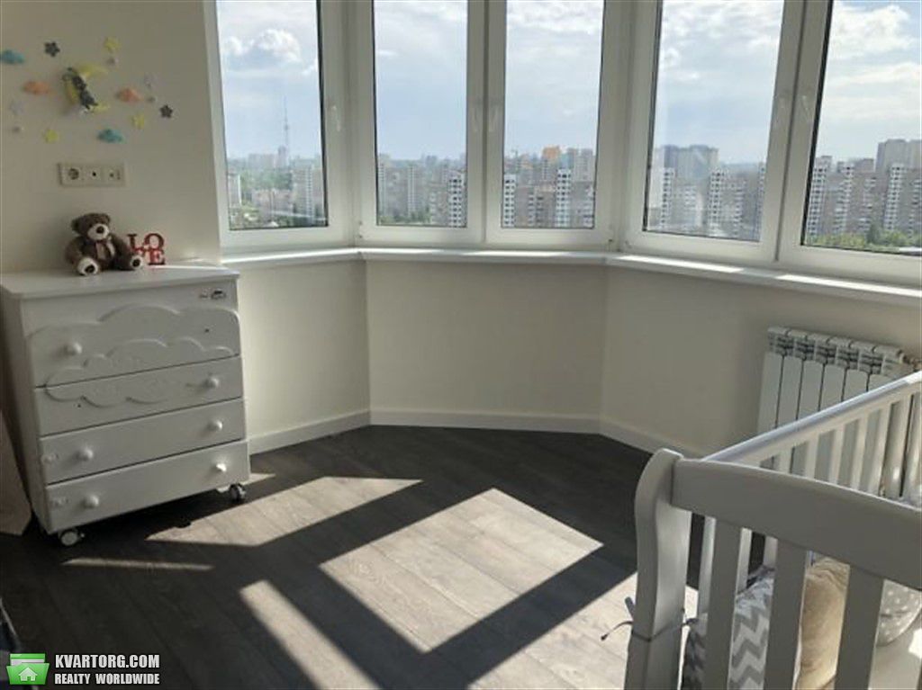 Rent out 3-room apartment. Киев, Краснопольская — photo 3