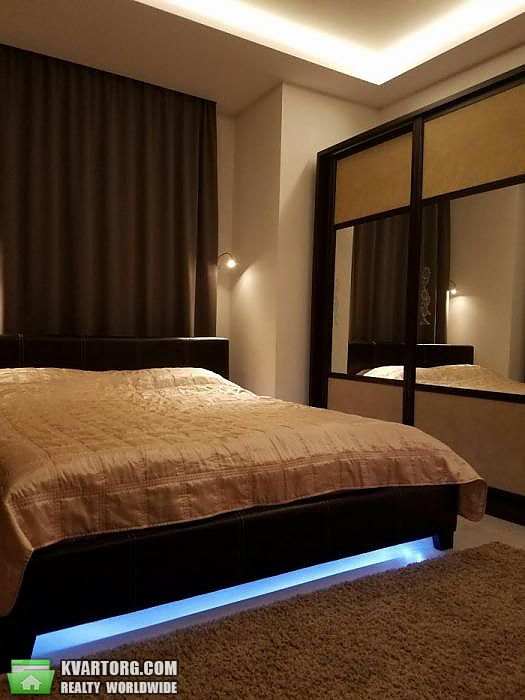 Rent out 2-room apartment. Киев,  Жилянская — photo 6