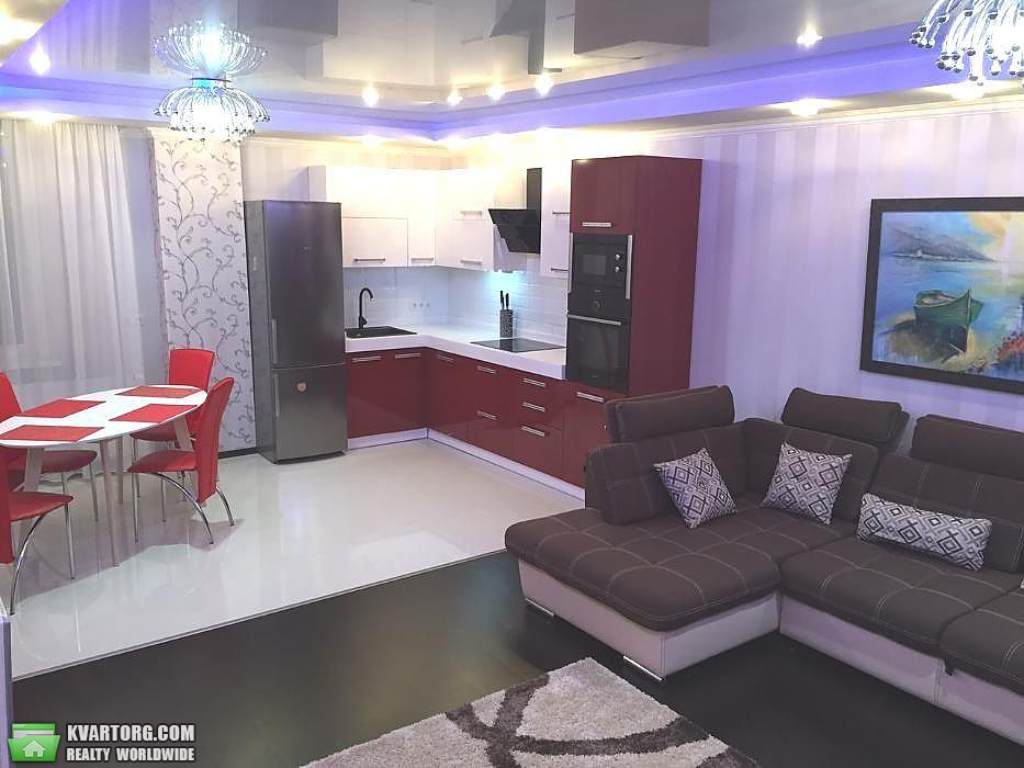 Rent out 2-room apartment. Киев,  Липковского — photo 1
