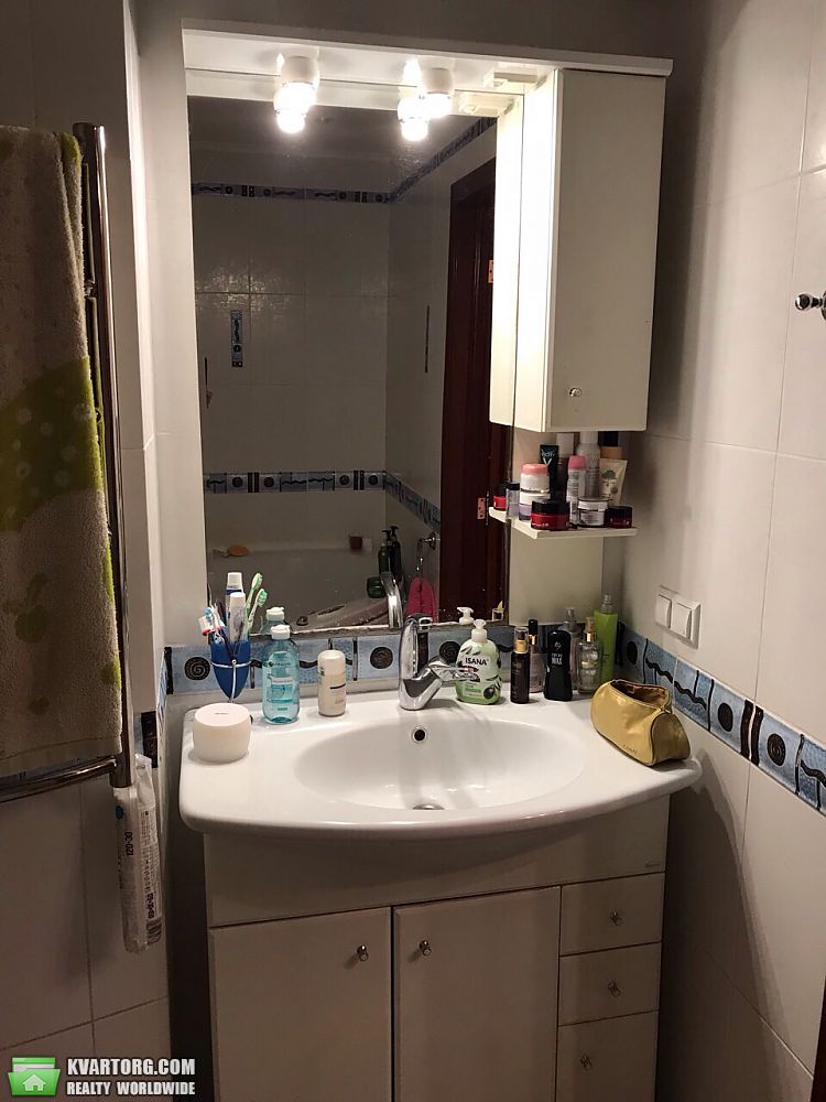 Rent out 3-room apartment. Киев, Леси Украинки бульв. — photo 10