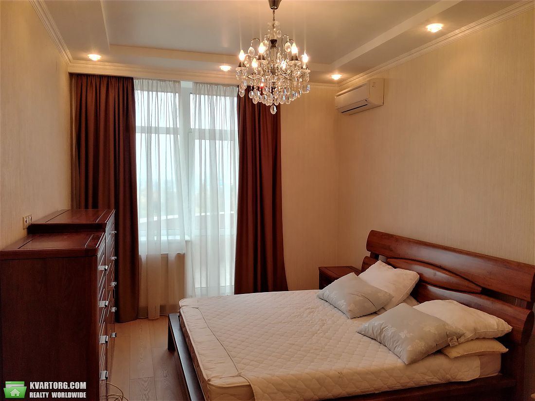 Rent out 3-room apartment. Киев,  Леси Украинки бул — photo 4