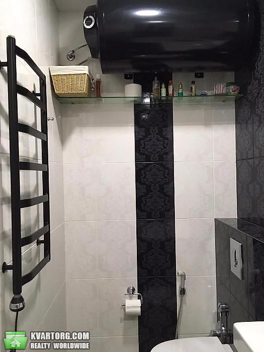Sell 2-room apartment. Киев,  Комбинатная — photo 1