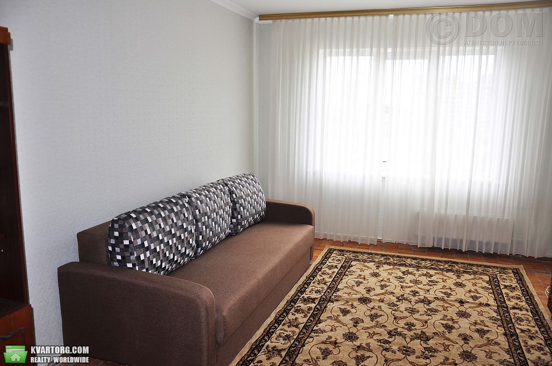 Rent out 2-room apartment. Киев,  Бажана — photo 8