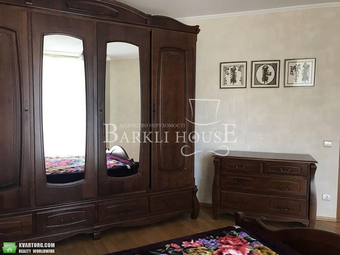 Rent out 2-room apartment. Киев,  Нижний Вал — photo 5