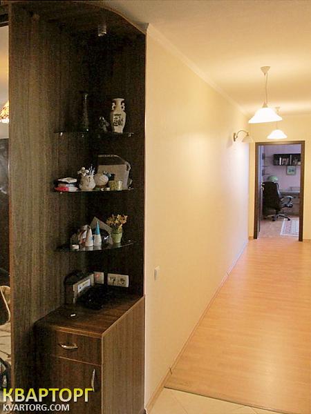 Rent out 2-room apartment. Киев,  Кошица — photo 4