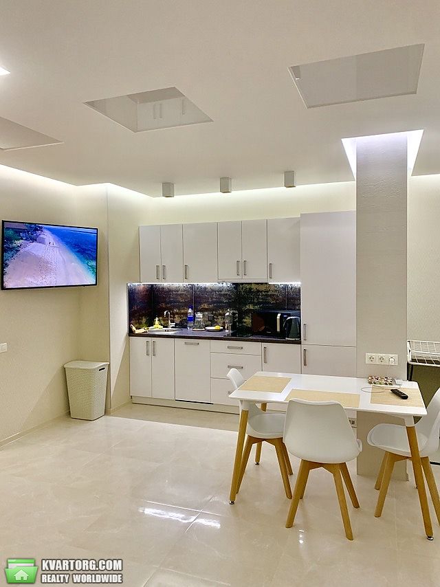 Rent out 1-room apartment. Киев,  Антоновича — photo 1