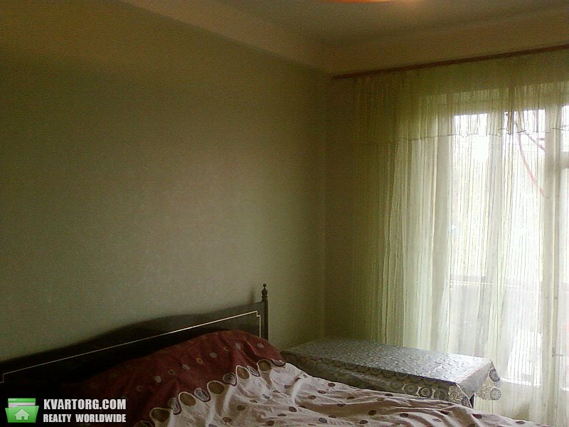 Rent out 2-room apartment. Киев, Жукова — photo 4