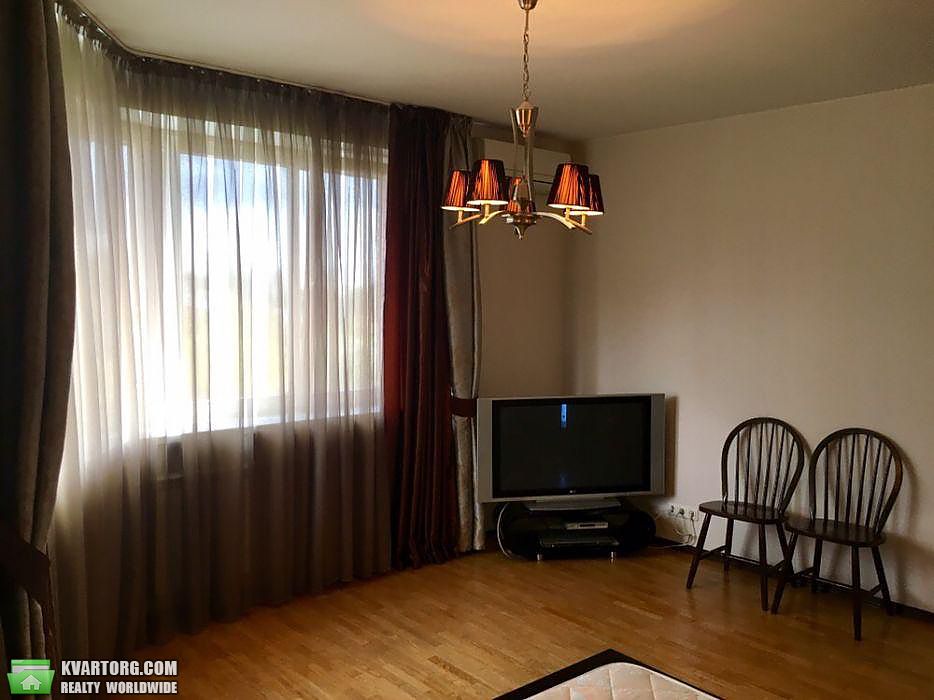 Rent out 2-room apartment. Киев,  Лебедева-Кумача — photo 3