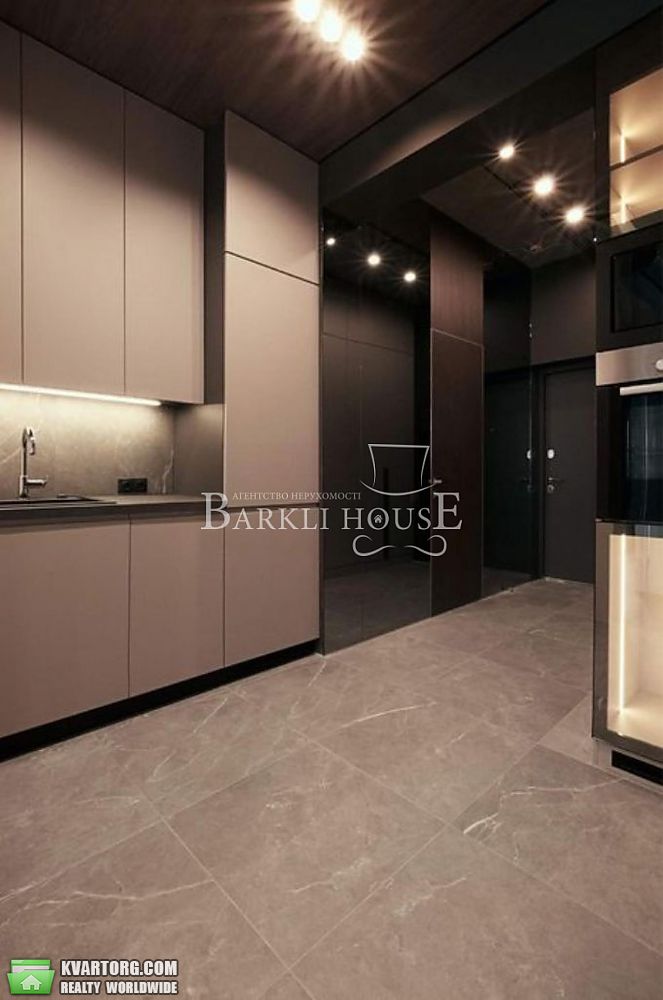 Rent out 2-room apartment. Киев,  Паньковская — photo 4
