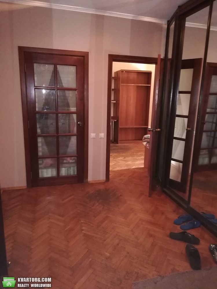 Rent out 3-room apartment. Киев,  Героев Днепра — photo 2
