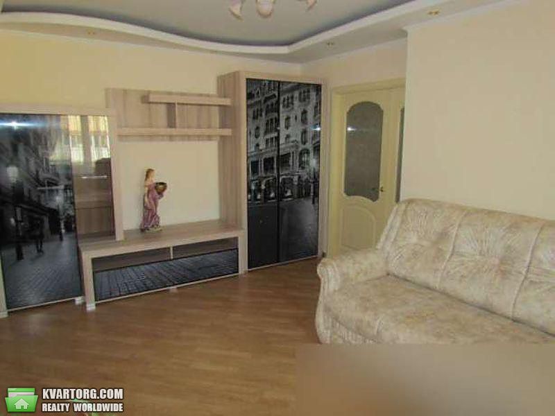 Rent out 3-room apartment. Киев,  Еленовская — photo 3