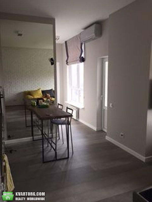 Rent out 2-room apartment. Киев,  Жилянская — photo 7
