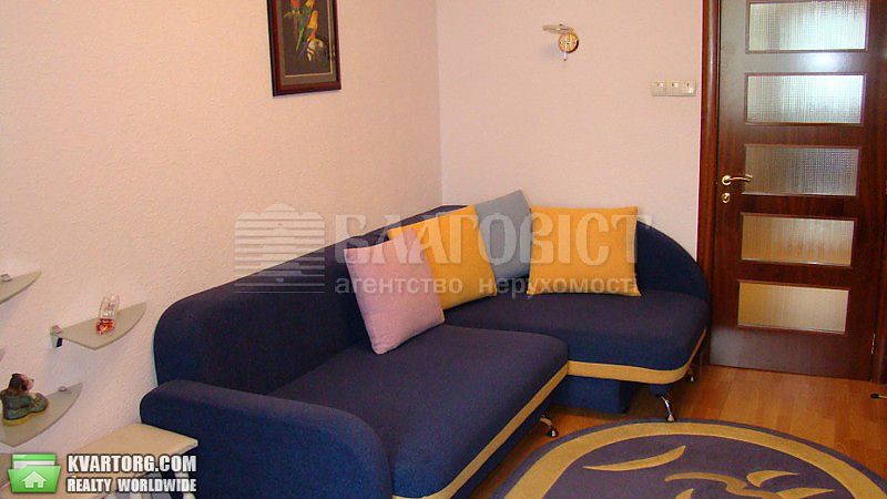 Rent out 3-room apartment. Киев,  Юрковская — photo 1