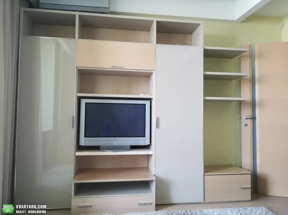 Rent out 3-room apartment. Киев,  Народного ополчения — photo 5