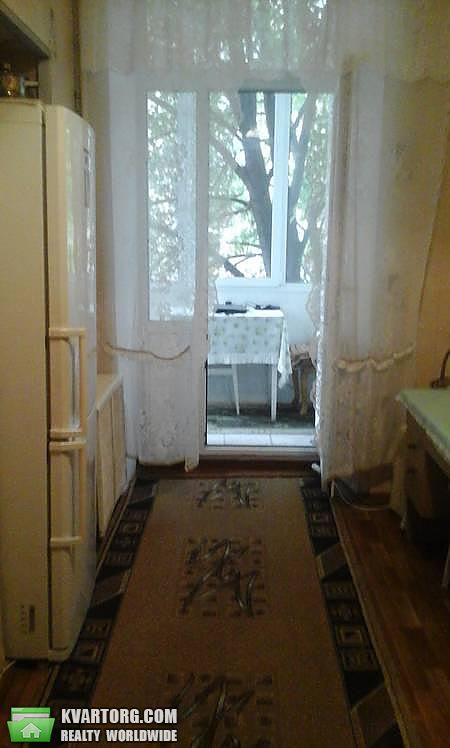 Sell 2-room apartment. Киев,  Большая Житомирская — photo 2