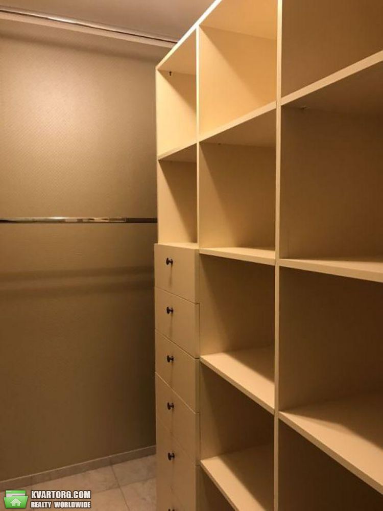 Rent out 3-room apartment. Киев,  Ирининская — photo 10
