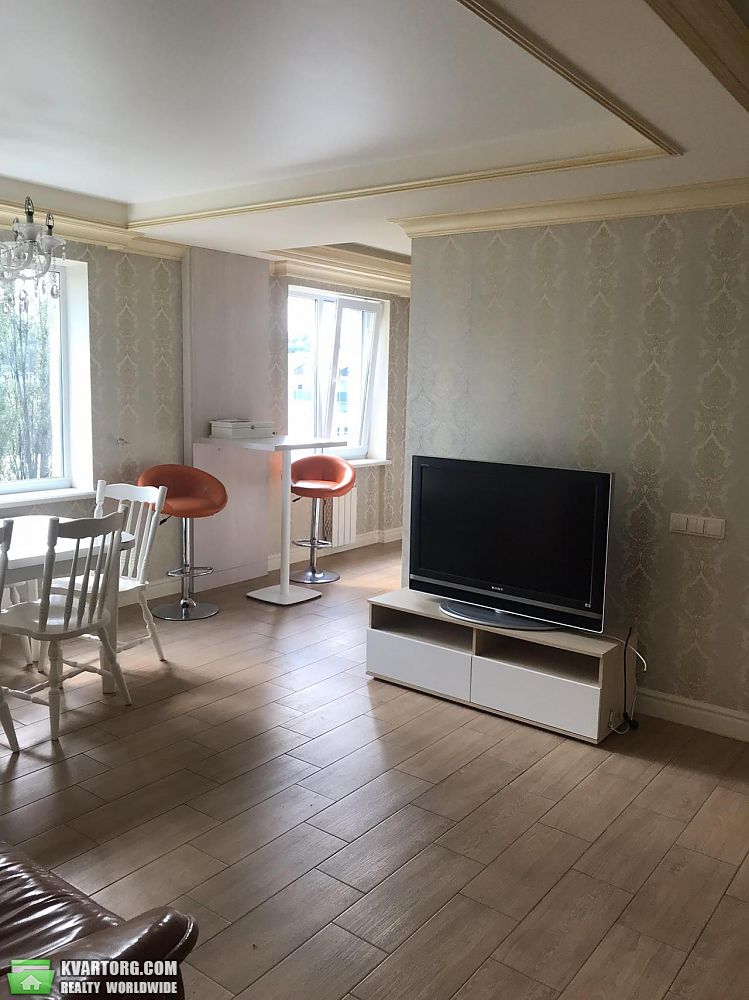 Rent out 3-room apartment. Киев,  Жилянская — photo 2