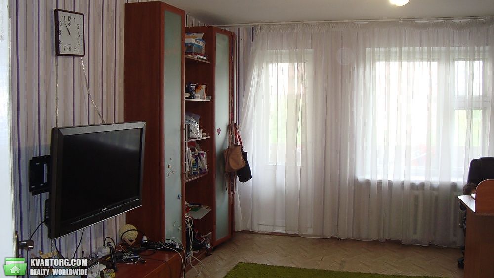 Rent out 3-room apartment. Киев,  Якуба Коласа — photo 1