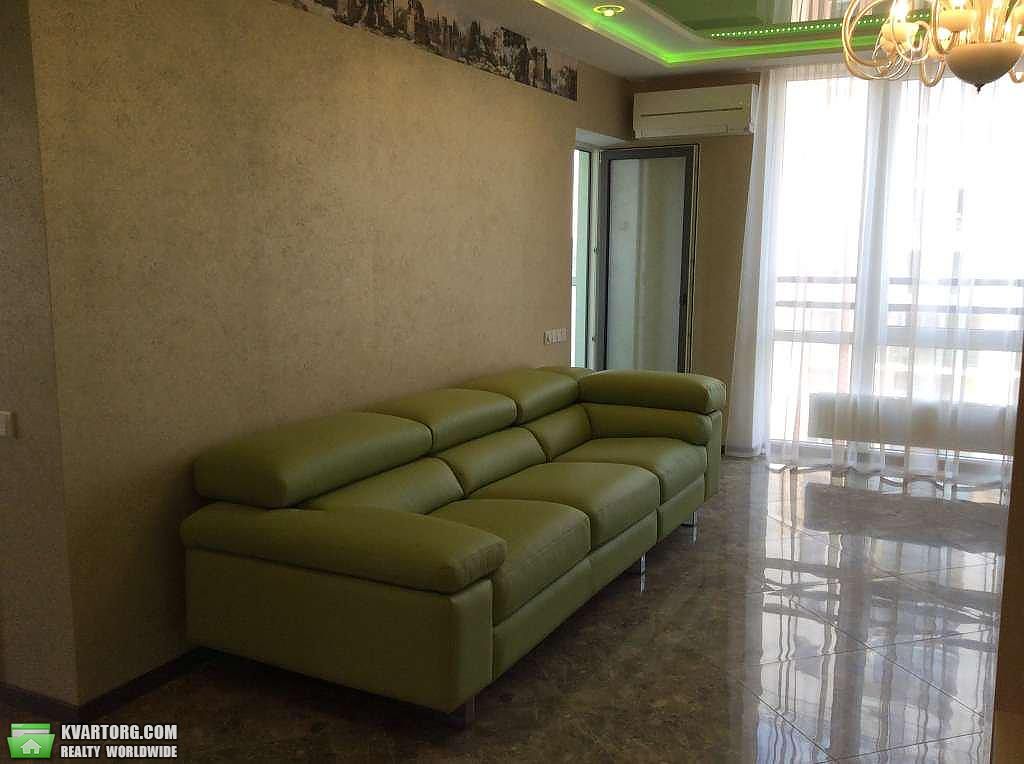 Rent out 2-room apartment. Киев,  Петрицкого — photo 1