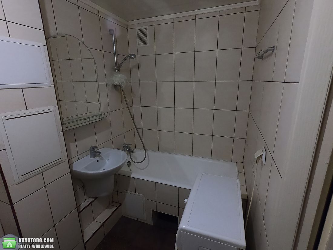 Rent out 2-room apartment. Киев,  Гната Юры — photo 3