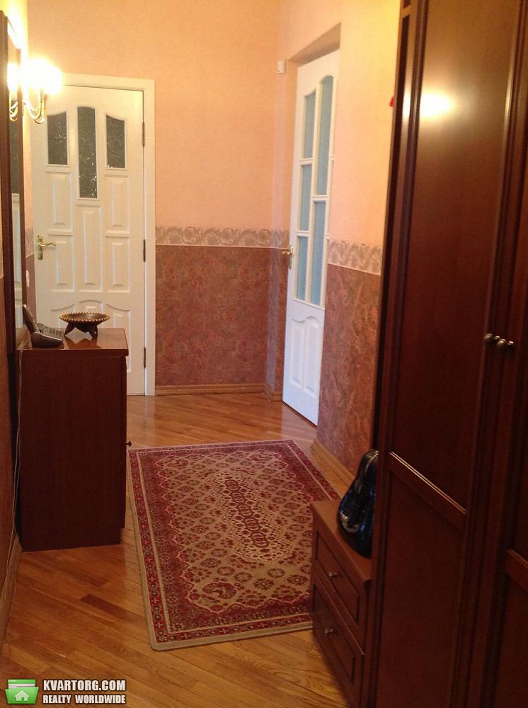 Rent out 2-room apartment. Киев,  Семьи Хохловых — photo 6