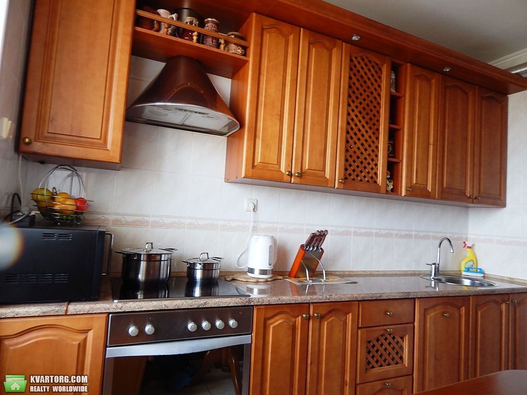 Rent out 2-room apartment. Киев,  Верховного Совета бул — photo 1