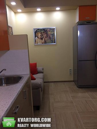 Rent out 1-room apartment. Киев,  Московский пр — photo 2