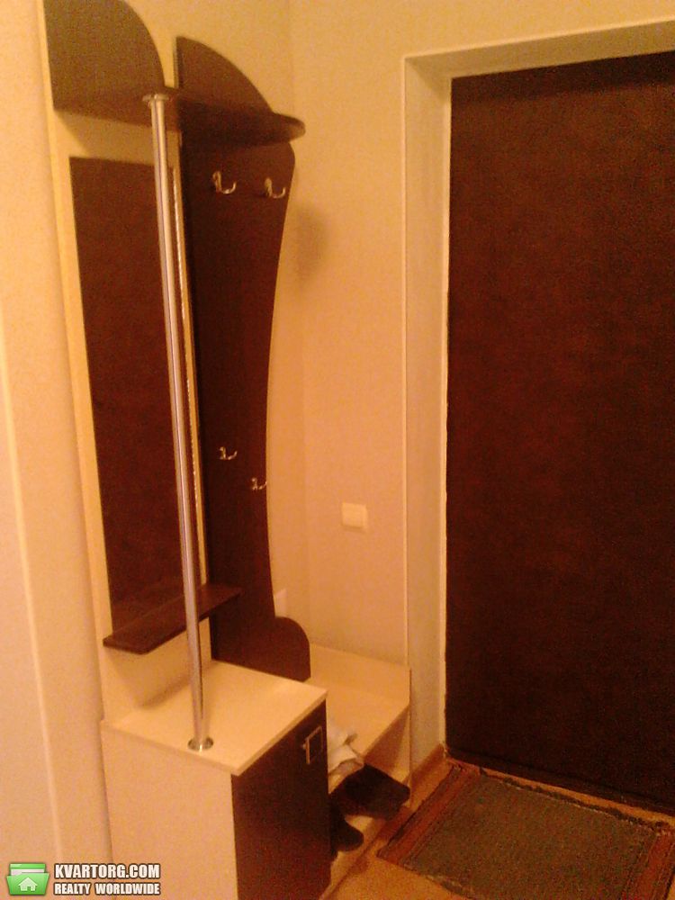 Rent out 2-room apartment. Киев,  Луначарского — photo 9