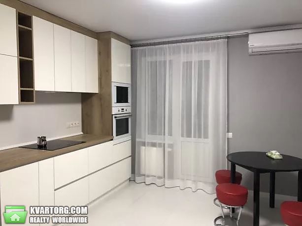 Rent out 2-room apartment. Киев,  Гмыри — photo 1
