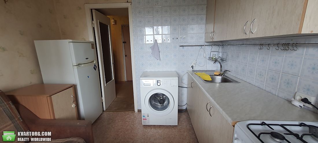 Rent out 1-room apartment. Киев,  Пражская — photo 1