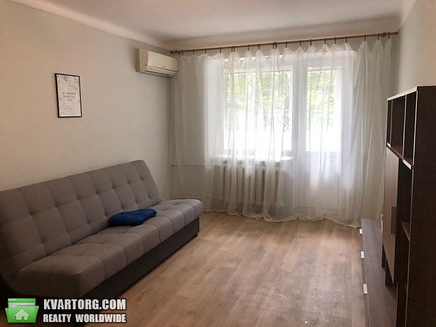 Rent out 2-room apartment. Киев,  Белорусская — photo 3