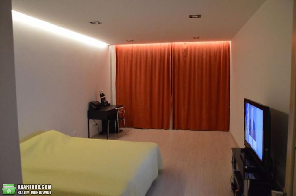 Sell 3-room apartment. Киев,  Трутенко — photo 1