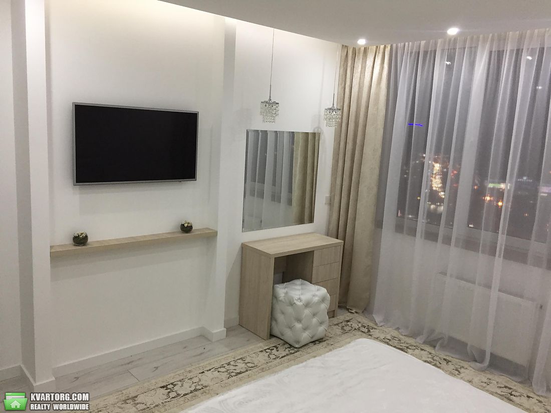 Sell 2-room apartment. Киев,  Днепровская наб — photo 1