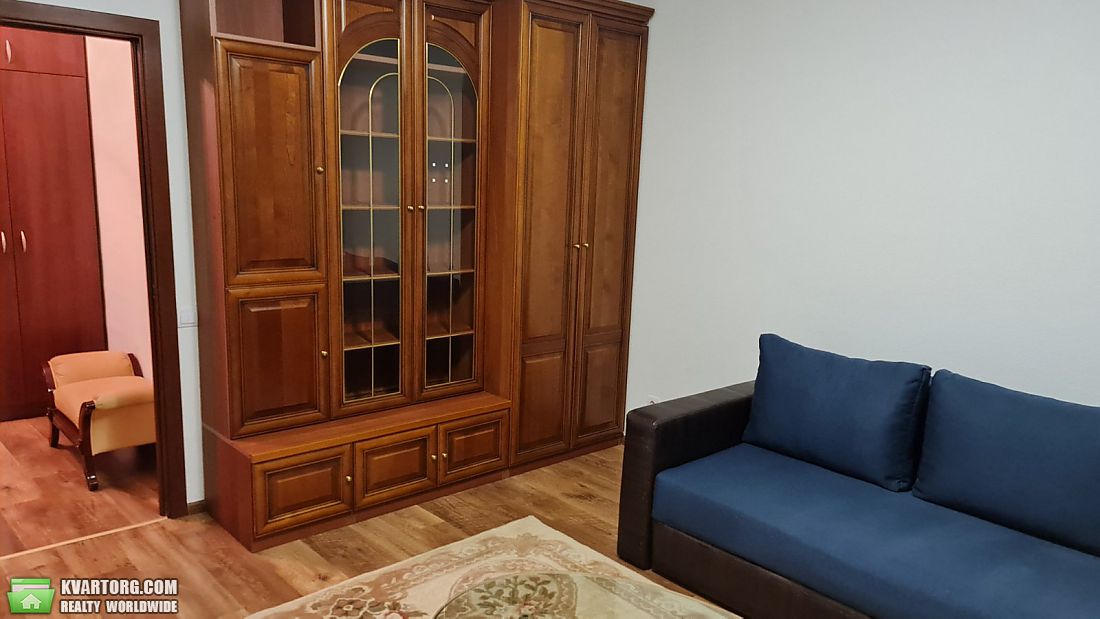 Rent out 1-room apartment. Киев, Воскресенская ул. — photo 2