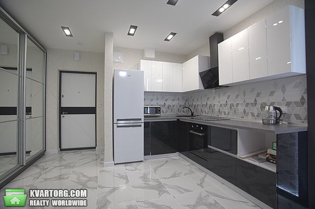 Rent out 2-room apartment. Киев,  Липковского — photo 3