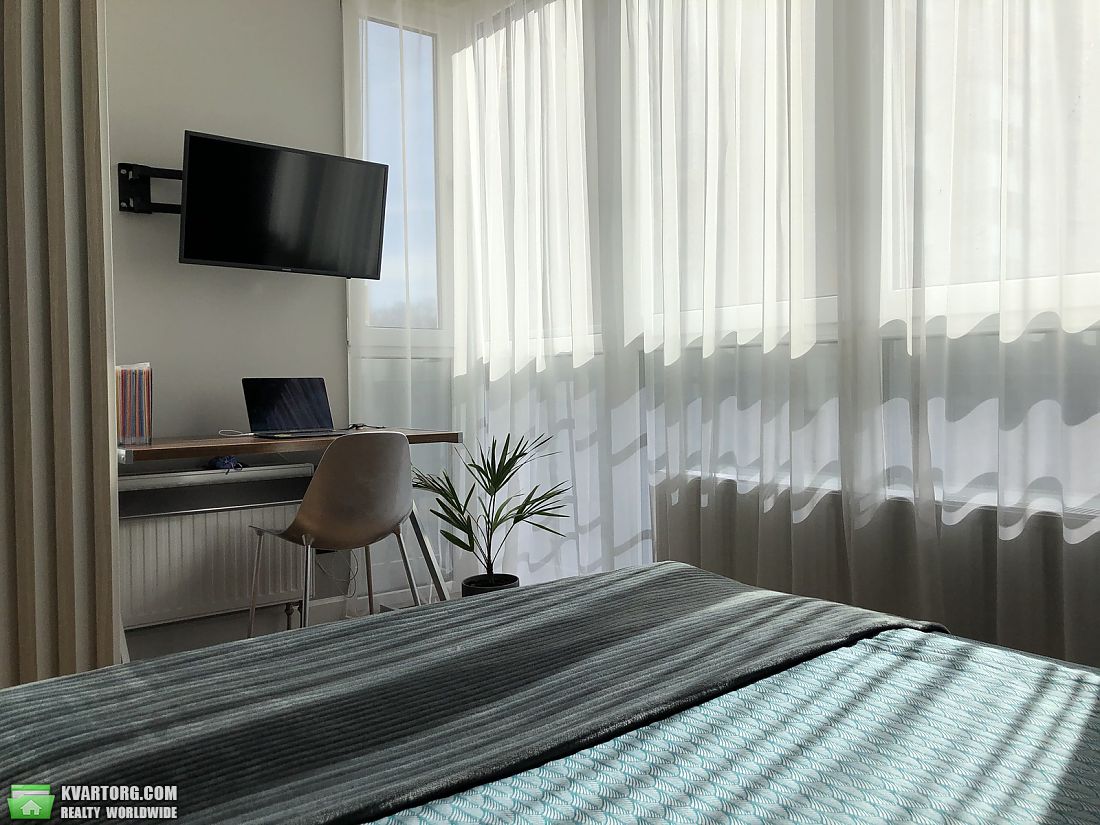 Sell 2-room apartment. Киев,  Метрологическая — photo 1