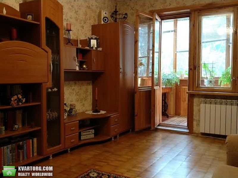 Sell 3-room apartment. Киев,  Ирпенская — photo 1