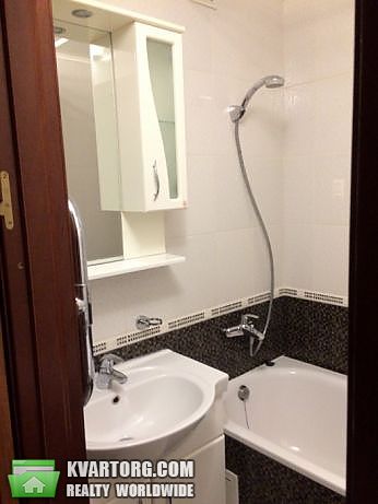 Rent out 3-room apartment. Киев,  Крейсера Авроры — photo 10