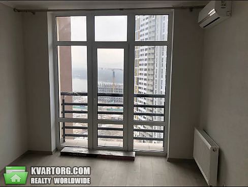 Rent out 2-room apartment. Киев,  Панельная — photo 6