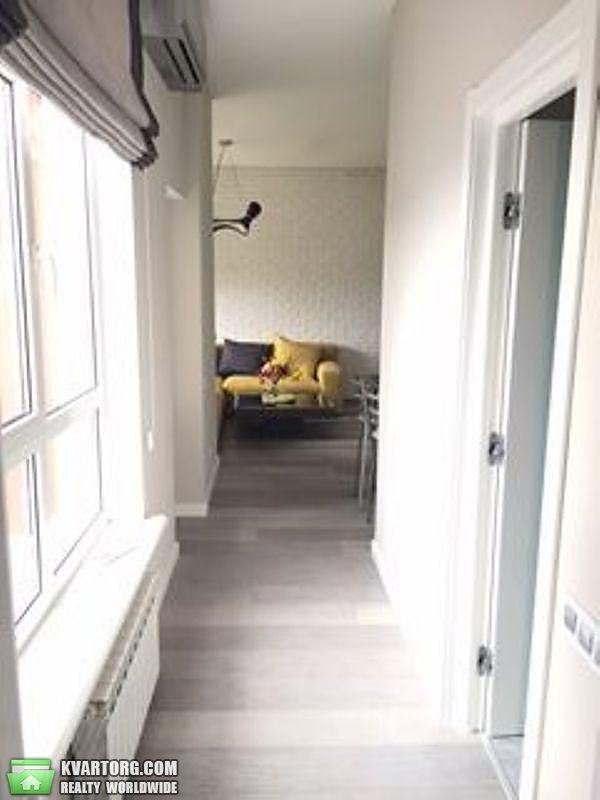 Rent out 2-room apartment. Киев,  Жилянская — photo 8