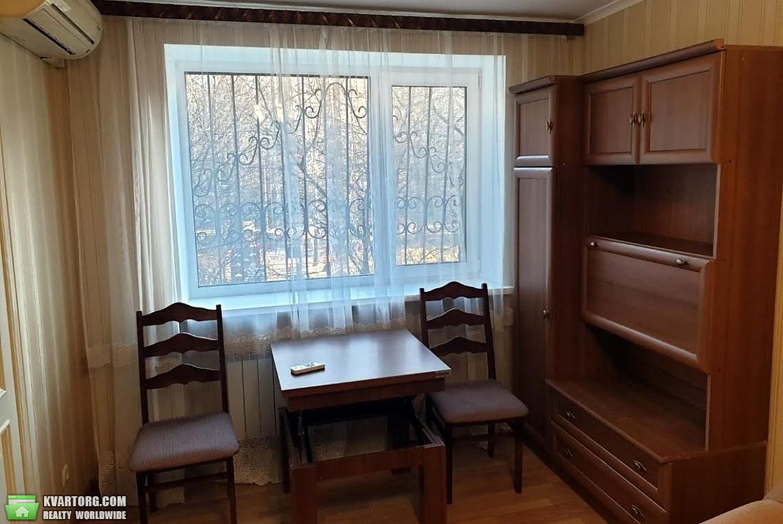 Rent out 1-room apartment. Киев,  Семьи Сосниных — photo 3