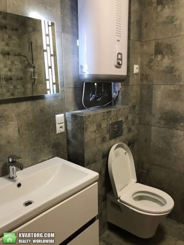 Rent out 2-room apartment. Киев, Армянская ул. — photo 7