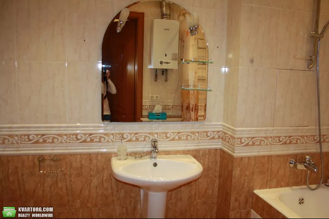 Rent out 2-room apartment. Киев,  Московская — photo 9