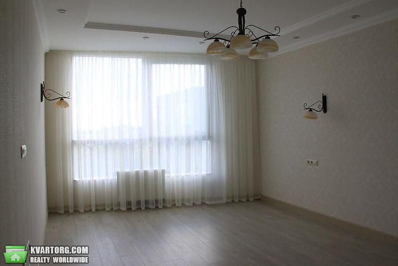 Rent out 2-room apartment. Киев,  Коломиевский пер — photo 1