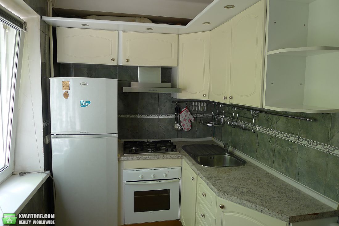 Rent out 2-room apartment. Киев, Перова — photo 2