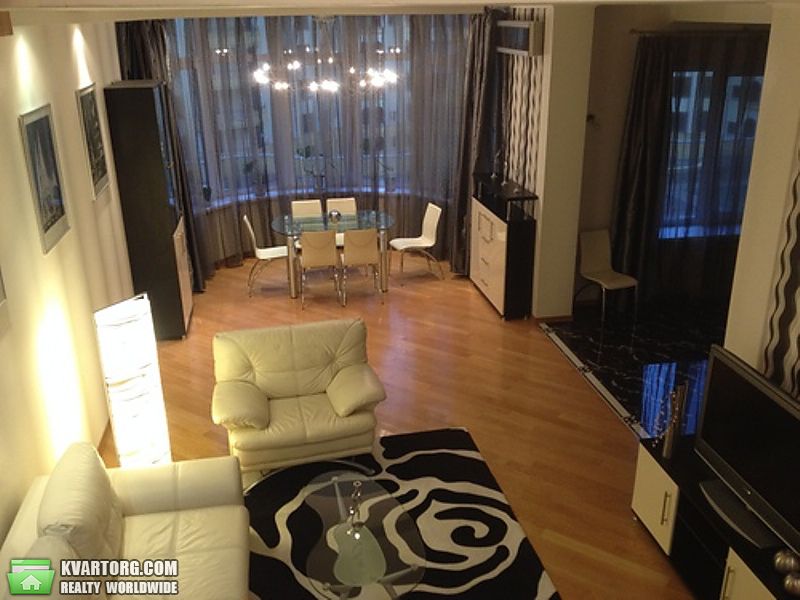 Rent out 3-room apartment. Киев,  Дмитриевская — photo 1