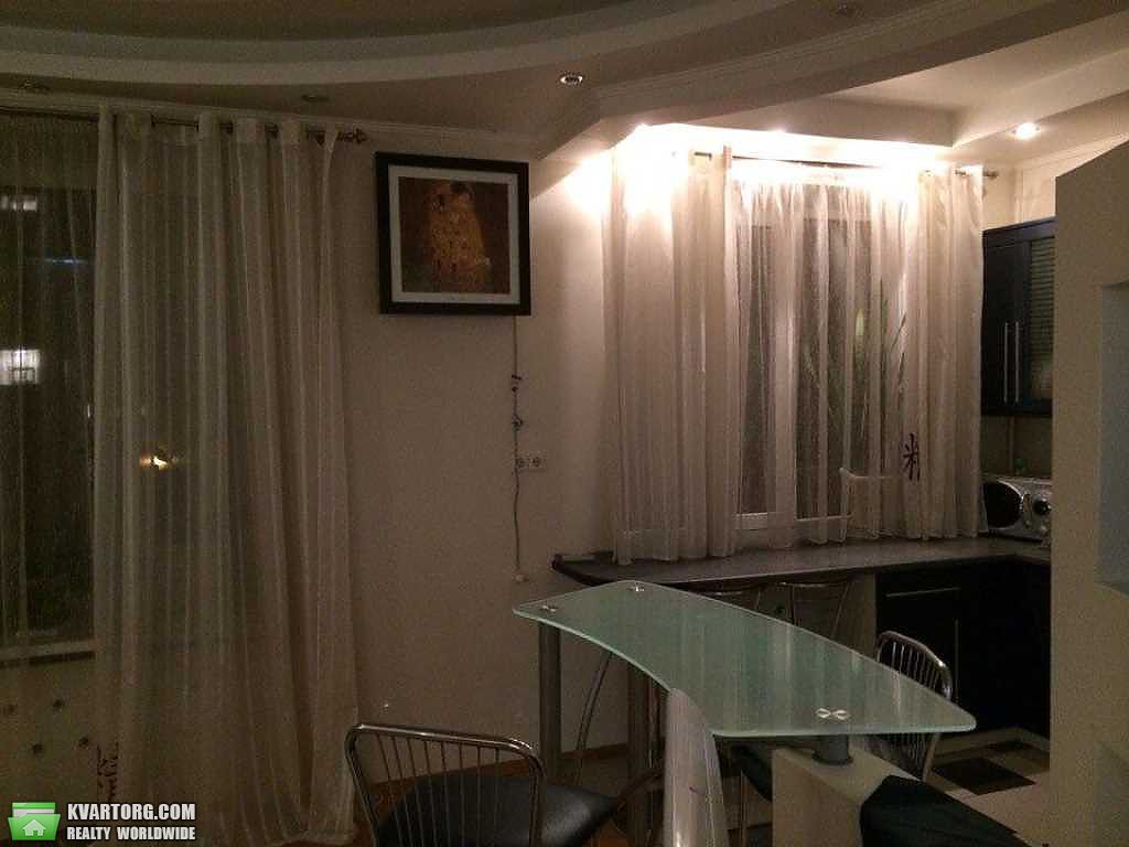 Rent out 2-room apartment. Киев, Трехсвятительская — photo 7