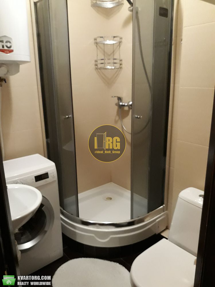Rent out 1-room apartment. Киев,  Семьи Хохловых — photo 10