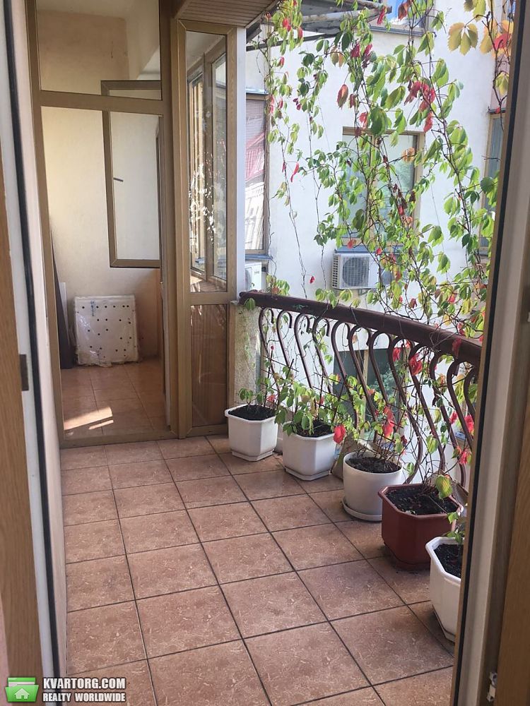 Rent out 3-room apartment. Киев,  Дмитриевская — photo 10